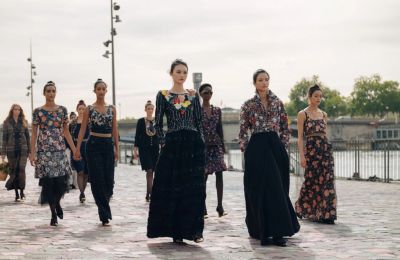 CHANEL Haute Couture Thu Đông 2023 tôn vinh vẻ đẹp thanh lịch, tinh tế