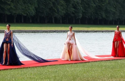 Jacquemus Thu Đông 2023/2024 màn ảo thuật ngoạn mục từ Ballet