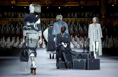 Thom Browne Couture Winter 2023: Bước chân vào lịch thời trang cao cấp
