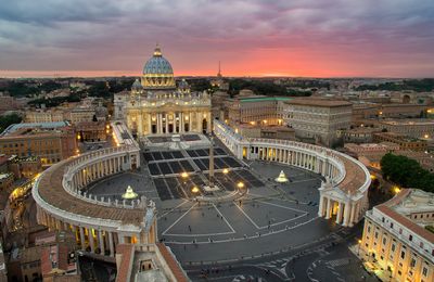 Quảng trường Thánh Peter – “Cánh cổng vào trái tim của Vatican”
