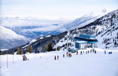 Tour du lịch Canada vui chơi ở khu trượt tuyết nhộn nhịp nhất Bắc Mỹ