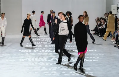 BST Helmut Lang Xuân-Hè 2024 đầu tiên của Peter Do tại Helmut Lang