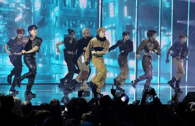 Stray Kids và TXT thắng lớn tại VMAs 2023