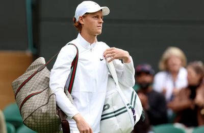 Các thương hiệu xa xỉ hướng đến “miếng bánh” lợi nhuận trên sân tennis