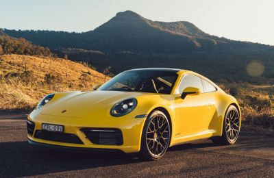 Nhu cầu của giới siêu giàu thúc đẩy doanh thu của Porsche ?