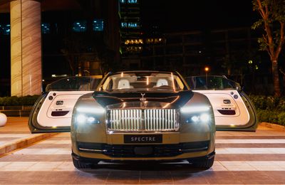 Xe điện đầu tiên của Rolls-Royce ra mắt tại Việt Nam