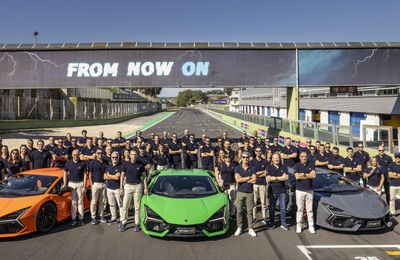 Cột mốc lịch sử của Lamborghini: hơn 10.000 xe được bàn giao
