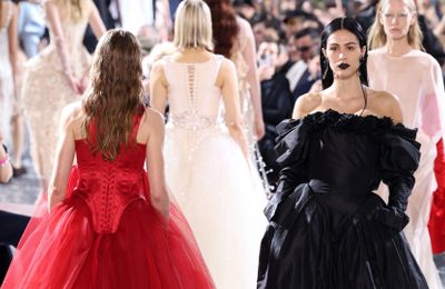 BST Haute Couture của Jean Paul Gaultier là cơ hội để Simone Rocha nổi loạn