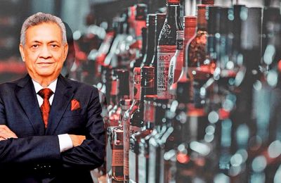 "Vua rượu" 80 tuổi Lalit Khaitan trở thành tỷ phú đô la mới nhất của Ấn Độ