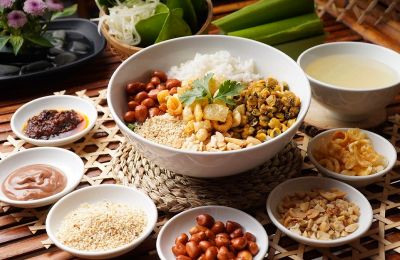 Đặc sản cơm hến Huế nổi tiếng của cố đô Việt Nam