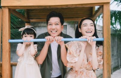 Hé lộ cận dung mạo ái nữ của Trường Giang - Nhã Phương, bố bỉm gây chú ý vì hành động này