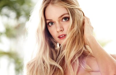 Thiên thần Victoria's Secret có kiểu ăn kiêng lạ nhất thế giới, luôn "khai tử" 2 thứ