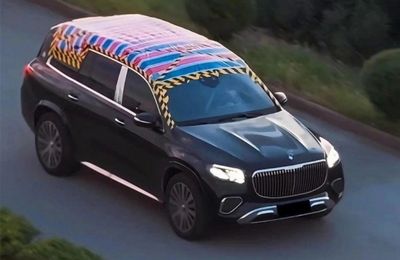 Lý do hàng loạt chủ ô tô hạng sang Mercedes-Benz phông bạt lên nóc xe
