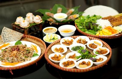 Khám phá ẩm thực bằng xích lô cùng tour Huế trong ngày