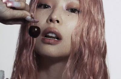 Jennie (BLACKPINK) xuất hiện với tạo hình khác lạ, quảng bá ca khúc mới