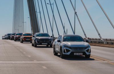 Trải nghiệm đẳng cấp trên khoang nội thất Peugeot 408