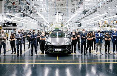 Lamborghini lập kỷ lục sản xuất trong lịch sử với chiếc Urus thứ 15.000