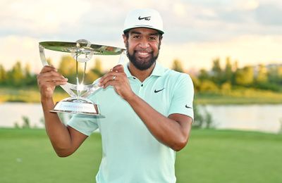 Tony Finau vô địch Northern Trust nhờ thắng golfer người Úc trong trận playoff