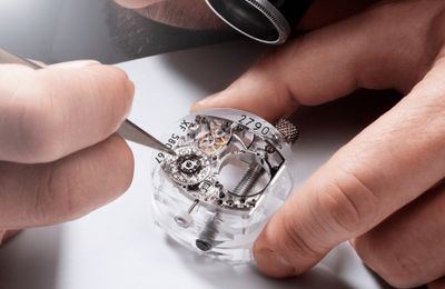 Cơ chế Tourbillon chính xác trong từng hơi thở của Vacheron Constantin