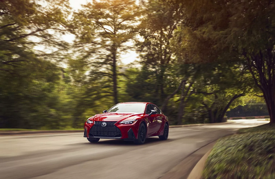 Lexus nâng cấp nhiều tùy chọn mới cho IS 2024, gói cao nhất gần 2.000 USD