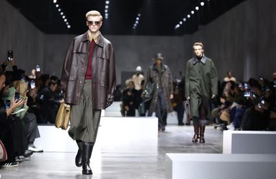 Fendi Thu Đông Nam 2024: Bản giao hưởng giữa nét mộc mạc đồng quê & dấu ấn đô thị
