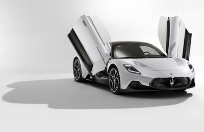 Mất hơn 15 năm để Maserati ra mắt mẫu siêu xe thứ 2 của mình - MC20