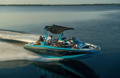 Nautique cho ra mắt chiếc cano đầu tiên chạy hoàn toàn bằng điện