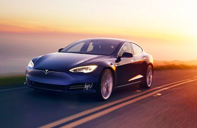 Tesla làm chủ cuộc chơi siêu xe chạy điện với chiếc Model S Plaid mới