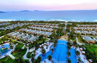 Tận hưởng kì nghỉ thư giãn vào hè bên bờ biển tại Mövenpick Resort Cam Ranh