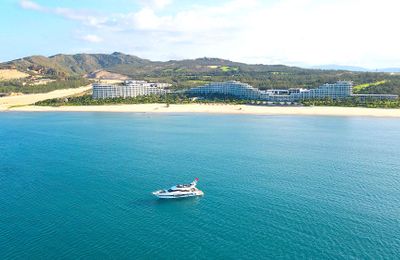 Tận hưởng dịch vụ du thuyền đẳng cấp của FLC Yacht Club trong mùa lễ hội cuối năm