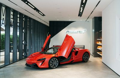 Kỷ niệm chặng đường 60 năm phát triển, McLaren giới thiệu siêu xe không số lùi Artura