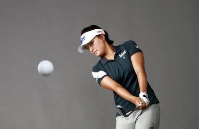 Nữ hoàng golf thế giới Ko Jin Young và cách chip bóng đầy tự tin