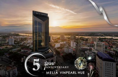 Mừng sinh nhật lần 5, Meliá Vinpearl Huế nhận giải thưởng World Travel Awards 2023