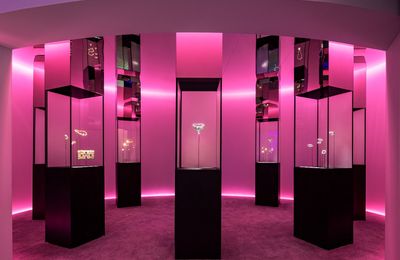 Triển lãm kim hoàn Van Cleef & Arpels: Nơi thời gian, thiên nhiên và tình yêu hòa quyện