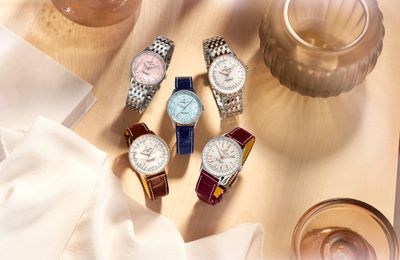 Duyên dáng và cá tính qua 2 phiên bản đồng hồ Breitling Navitimer biểu tượng