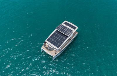 Hạ thủy catamaran dùng năng lượng mặt trời Silent 60 tại Thái Lan