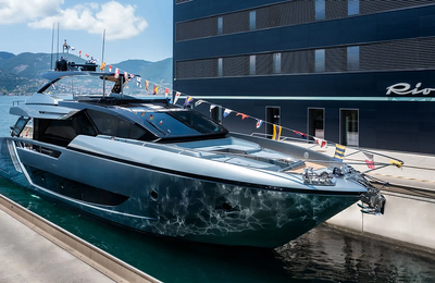 Riva 82' Diva tiếp nối truyền thống xa hoa nhà Riva cùng nhiều cải tiến ấn tượng