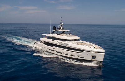 Attitude - du thuyền đầu tiên dòng DOM 133 của Baglietto lấy cảm hứng từ nhà ở