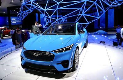 Ford quyết định giảm giá mẫu xe điện Mustang Mach-E sau khi đối thủ Tesla hạ giá