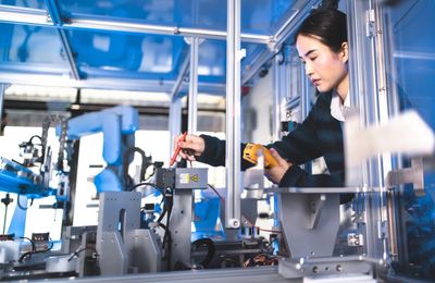 Lượng đơn đặt hàng mới tại Việt Nam tăng mạnh, gần sát mức kỷ lục 5 năm