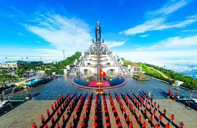 Lượng khách tới các khu điểm du lịch trên cả nước tăng cao dịp 2/9