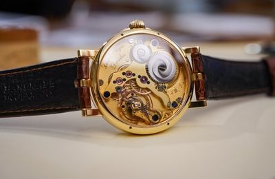 Cận cảnh Lang & Heyne Friedrich III: Đại diện cho nghề chế tạo đồng hồ truyền thống của Đức