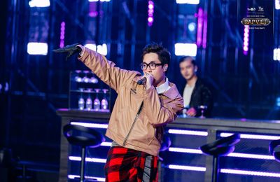Coldzy bất ngờ nhận nón vàng từ Suboi, thẳng tiến vòng trong của Rap Việt mùa 4