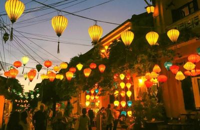 Những phố lồng đèn đẹp nhất châu Á sở hữu khung cảnh đầy lãng mạn