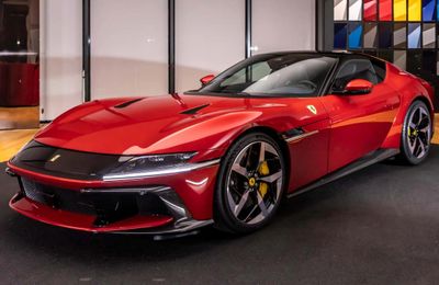 Ferrari 12Cilindri: Động cơ khủng khiếp