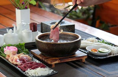 Phở bát đá Ngọc Sơn Palace Tinh hoa ẩm thực Việt