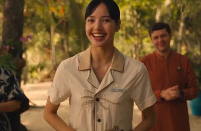 Lisa lần đầu đóng phim đã bị chê