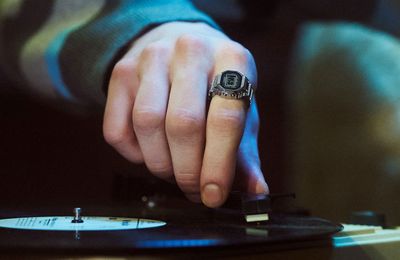 'Đồng hồ ngón tay' đầu tiên của Casio