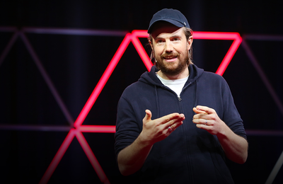 Tỷ phú người Úc Mike Cannon-Brookes đầu tư hơn 350 triệu USD vì ích lợi môi trường