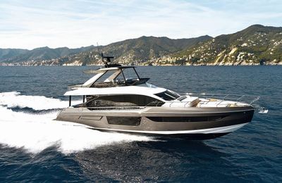 Azimut 68 Flybridge mới cho gia đình với thiết kế thông minh, tiết kiệm nhiên liệu